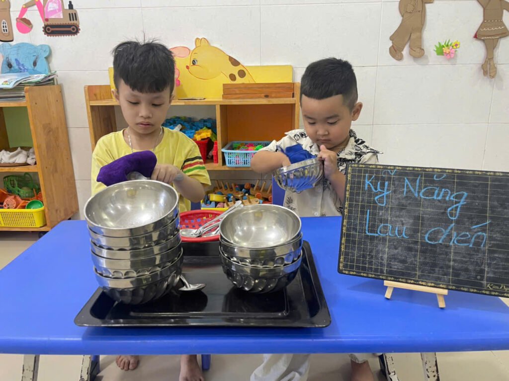 kỹ năng lau chén