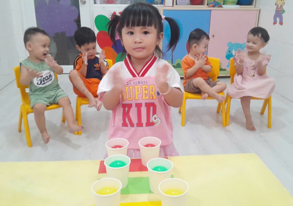 Phân loại bóng theo màu