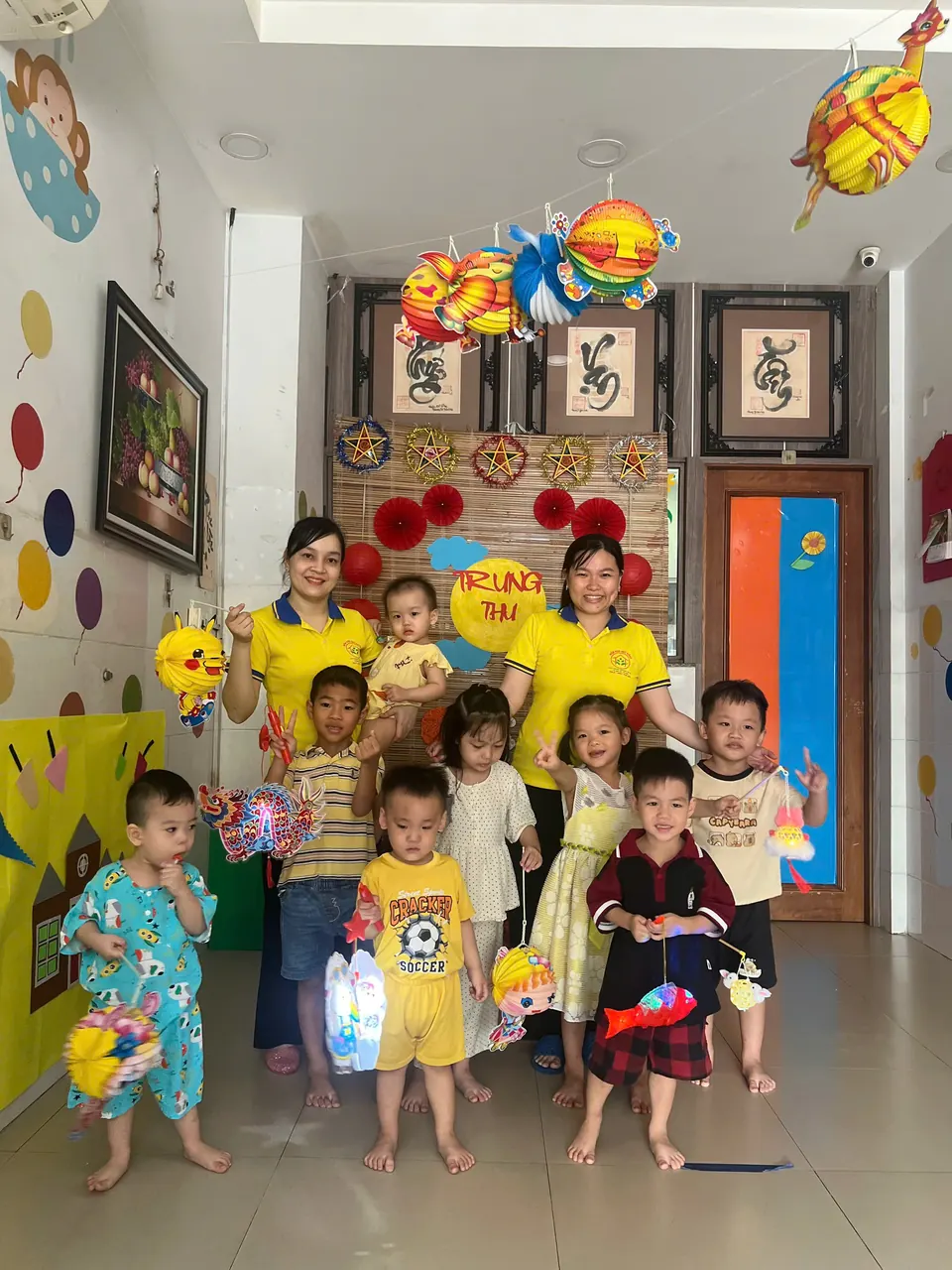 Trung Thu ở Hoa Nắng: lồng đèn, nụ cười và cô bên cạnh